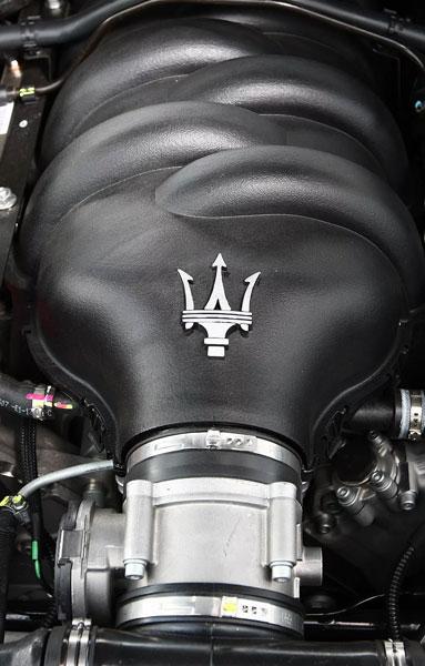 Купить переговорный стол из мотора V6 Maserati Nettuno Black Chrome