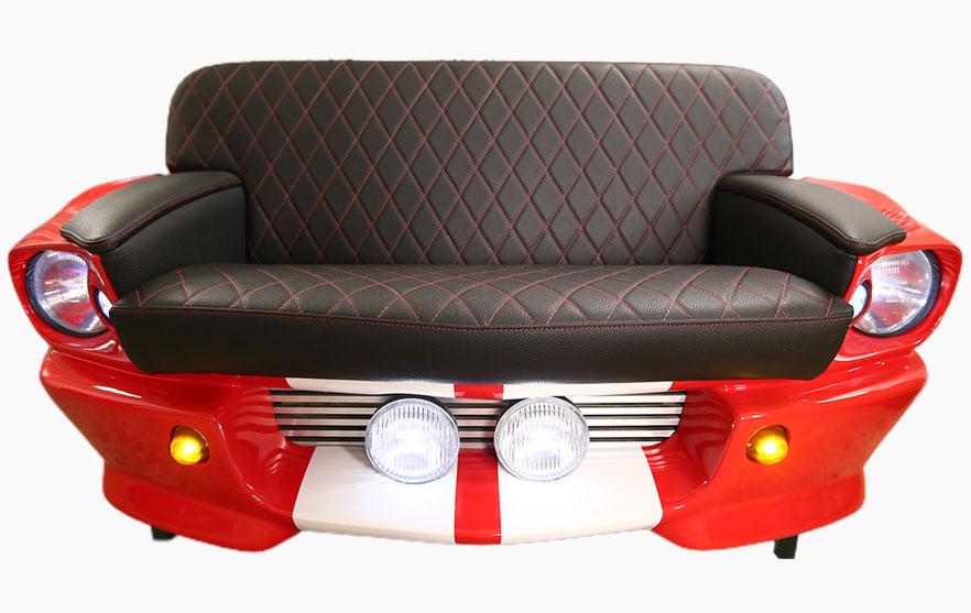 Автомобильный стиль в дизайне диванов