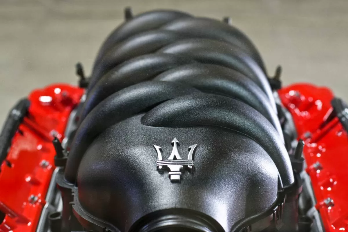 Стол из мотора Maserati Nettuno Black Chrome V6. Фотография 6