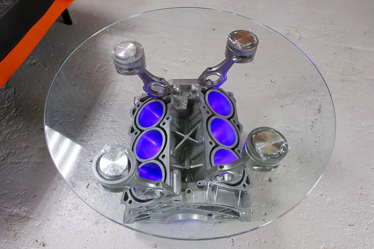 Стол из двигателя V6 Infiniti. Фотография 1