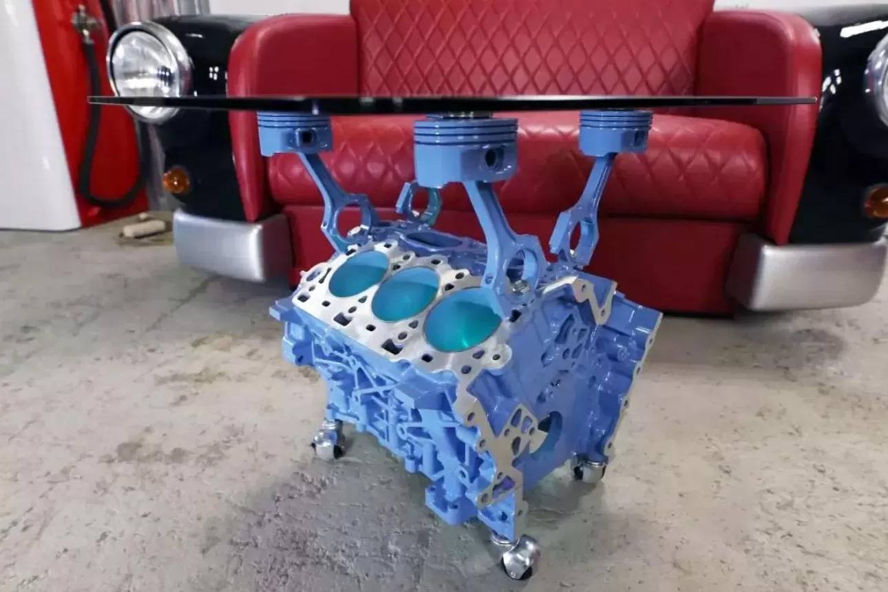 Стол из двигателя V6 Jaguar. Фотография 2