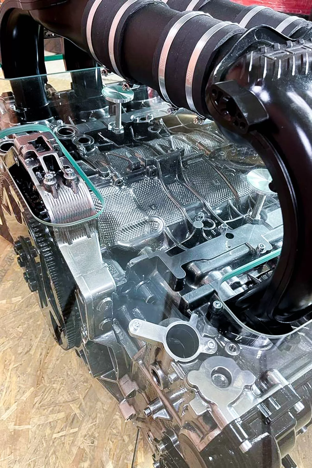 Стол из оппозитного двигателя Porsche. Фотография 7