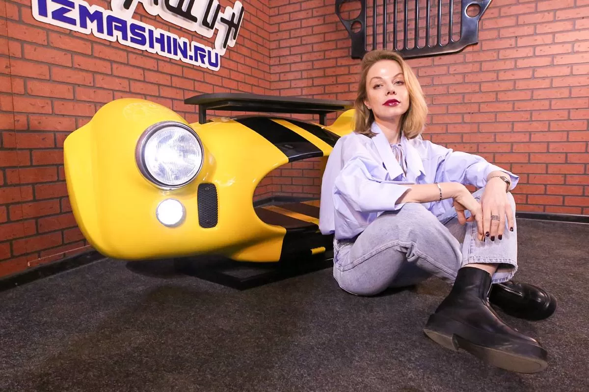 Консоль под ТВ «Shelby Cobra», желтая фотография 1