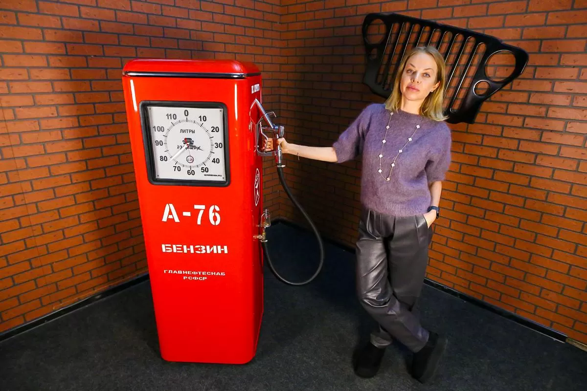 Шкаф-бензоколонка с часами «А-76» фотография 1