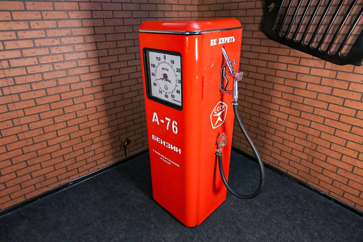 Шкаф-бензоколонка с часами «А-76» фотография 3