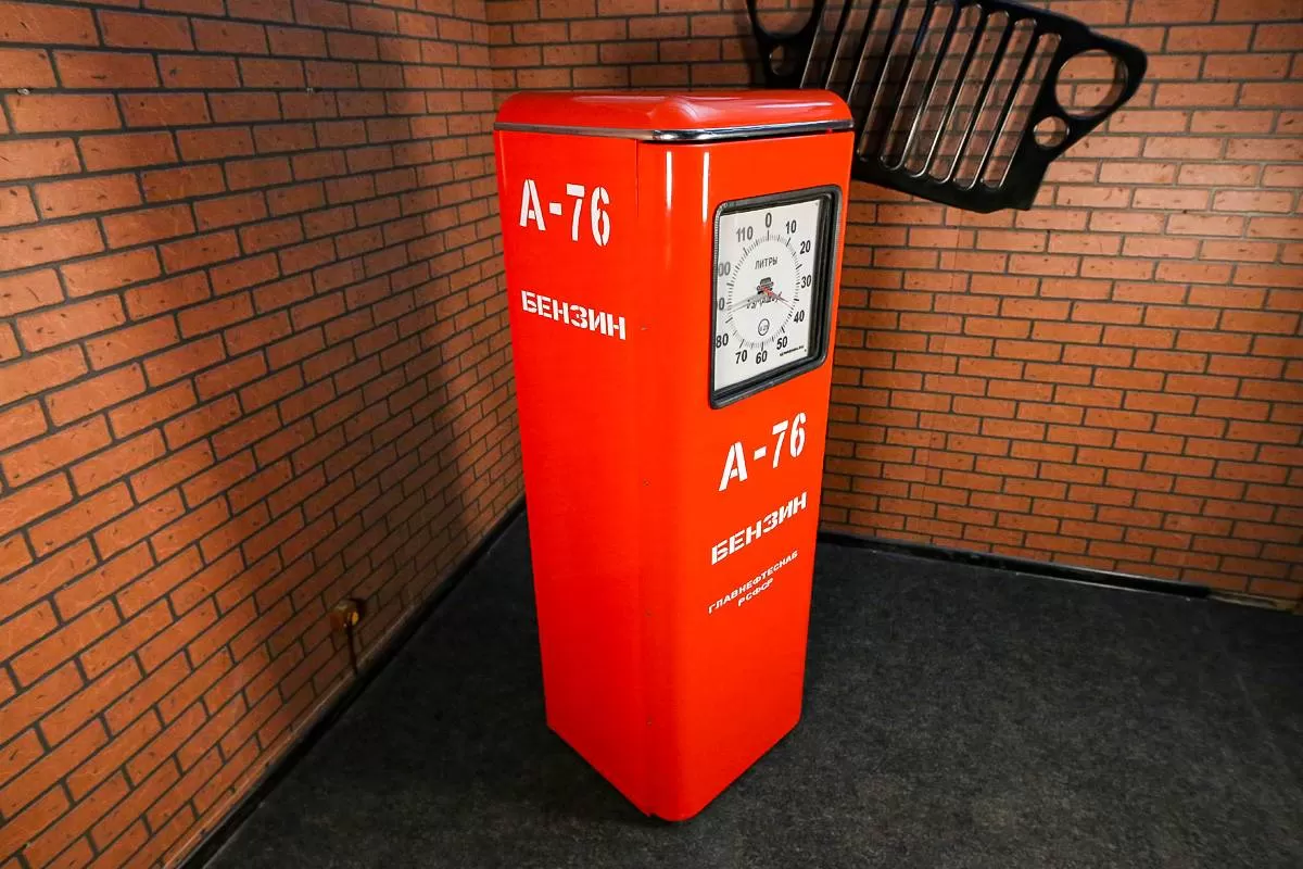Шкаф-бензоколонка с часами «А-76» фотография 4